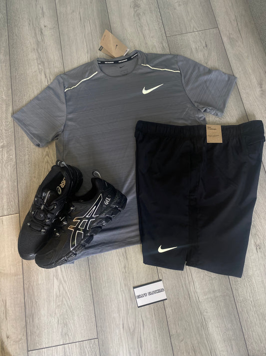 NIKE MILER T-SHIRT - GREY