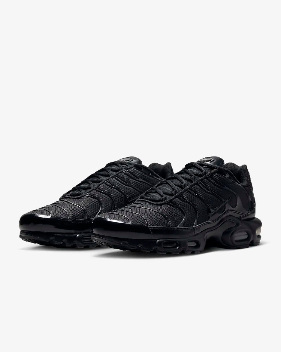 NIKE AIR MAX PLUS - BLACK