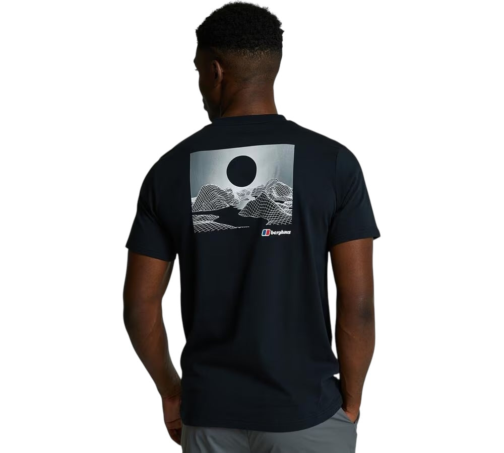LAKES REFLECT SKY T-SHIRT - BLACK